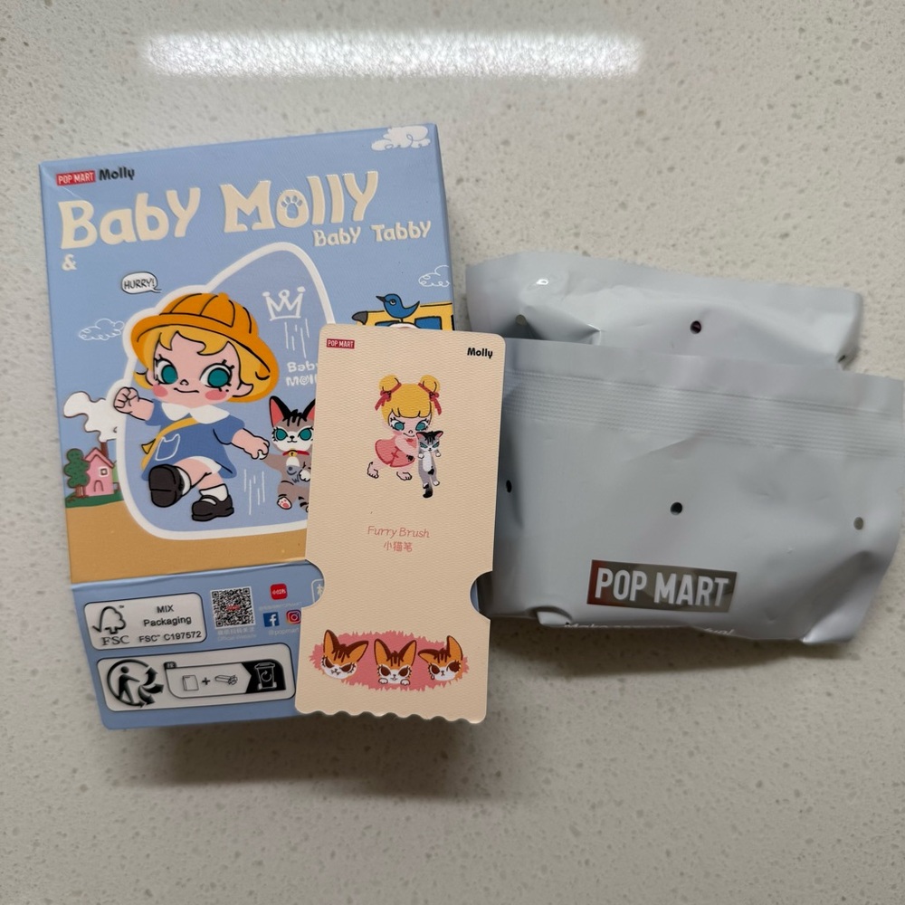 ♡ [NEW] Pop Mart x Baby Molly & Baby Tabby Magnet - Furry Brush